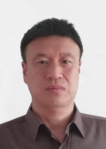 王亮.png
